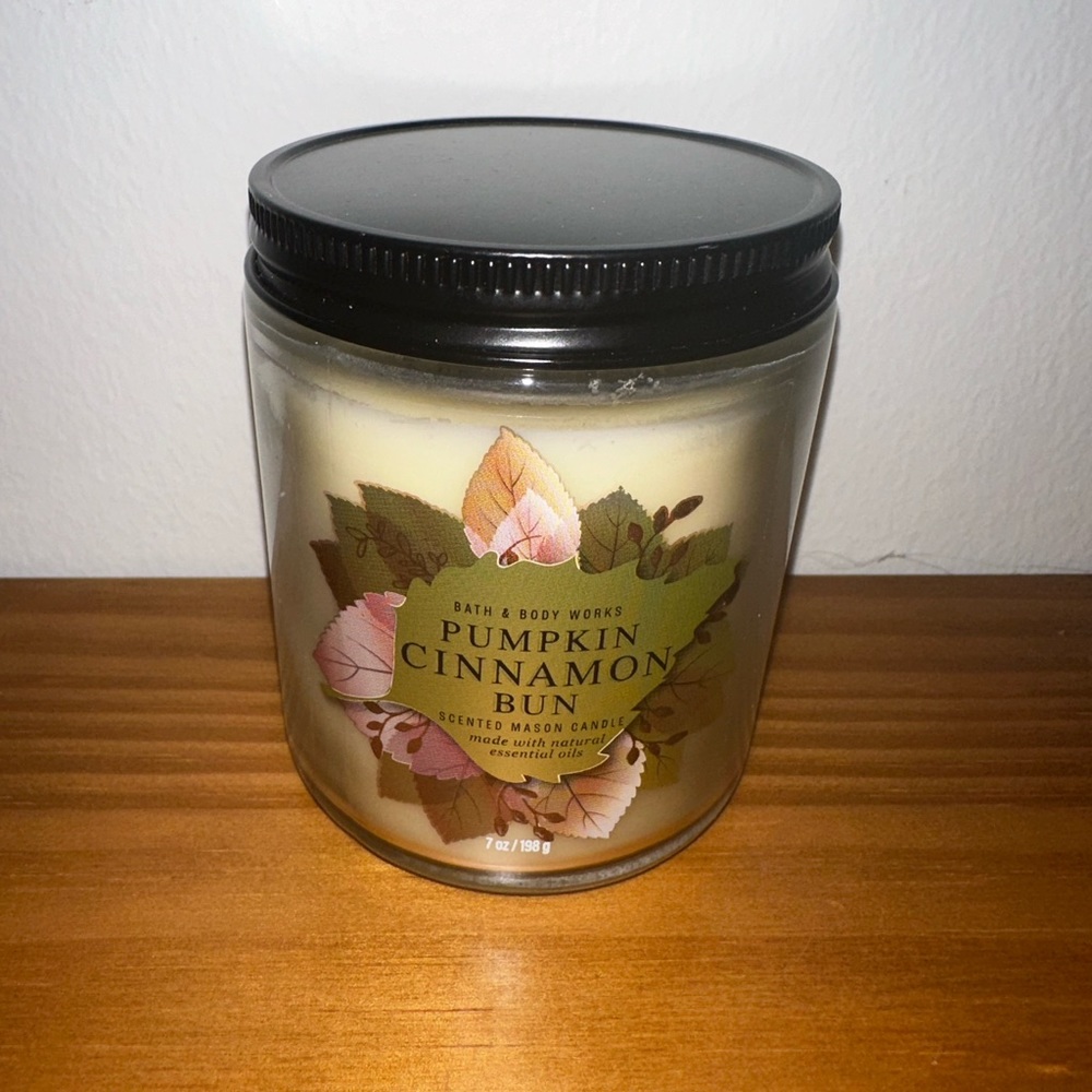 Bath & Body Works Pumpkin Cinnamon Bun 7oz 1 Wick Candle One Size